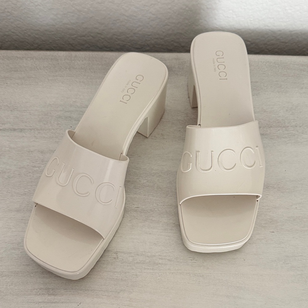 Authentic Gucci Women's Cream Mules Size 40